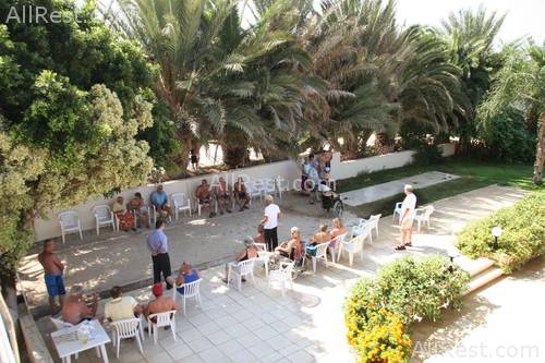 Queens Bay Hotel 16